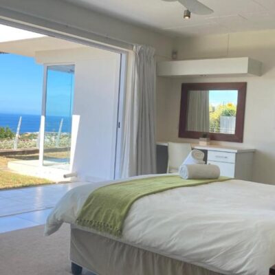 Stylish holiday home with amazing sea views