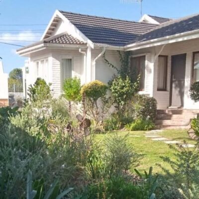 Plett Holiday Home in Longships